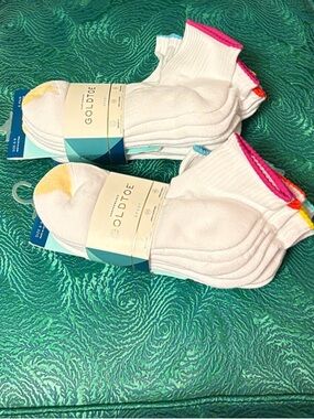 Gold Toe Women’s  White quarter length Sock 6-Pack with Color Accents